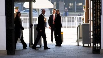 290626’8 SALIDA MINISTRO ARRAU DE LA MONEDA 09