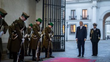 06072602 HONORES PRESIDENTE KAST 01