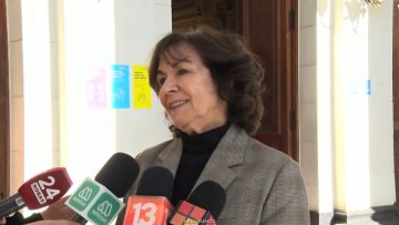 11072617 DECLARACIONES ALEJANDRA KRAUSS EN VELORIO ENRIQUE KRAUSS 01