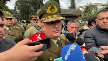 19072612 DIRECTOR DE CARABINEROS EN VELORIO DE POLICÍA FALLECIDO 01