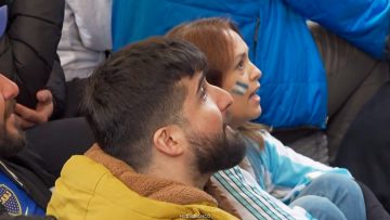 19072615 APOYO HINCHAS ARGENTINOS VIENDO LA FINAL EN SANTIAGO 01