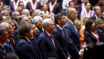 280726PEU04 PRESIDENTE KAST EN JURAMENTO DE KEIKO FUJIMORI 01