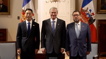31072605 APOYOS REUNIÓN PRESIDENTE KAST CON EMBAJADOR DE CHINA 01 (2)