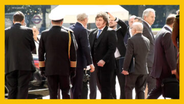 03092615 SALIDA PRESIDENTE MELEI DE LA MONEDA 09