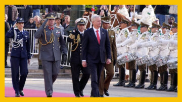 14092604 HNORES PRESIDENTE KAST EN LA MONEDA 14