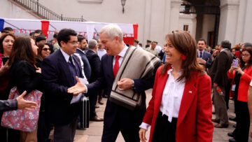 16092620 PRESIDENTE KAST CON FUNCIONARIOS DE LA MONEDA POR FIESTAS PATRIAS 01