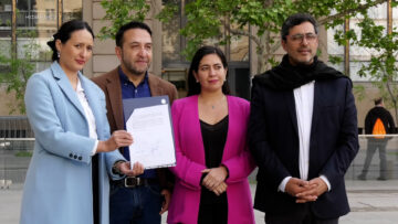 01102504 ALCALDES ENTREGAN CARTA EN LA MONEDA PIDIENDO MÁS SEGURIDAD 14