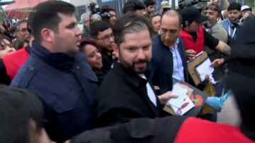 04102612 SALIDA EXPRESIDENTE BORIC EN MUDA 01